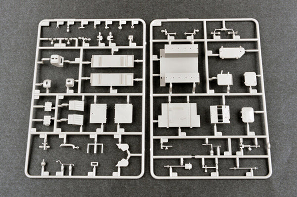 1/35 scale Trumpeter Soviet AT-P Artillery Tractor
