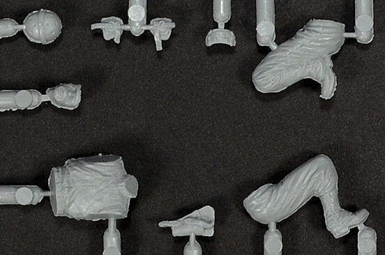 1/35 scale model Miniart Close Combat US Tank Crew