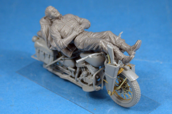 1/35 scale model Miniart Rest on Motorcycle