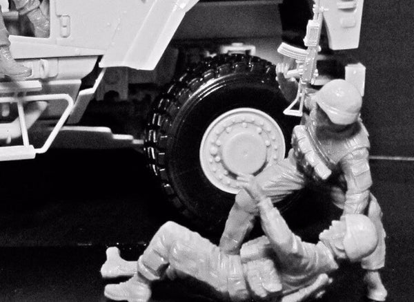 1/35 scale model MasterBox Man Down! US Modern Army, Middle East, Present day