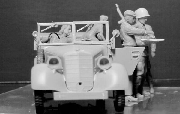 1/35 scale model MasterBox Hitching a Ride, US Paratrooper and Civilians