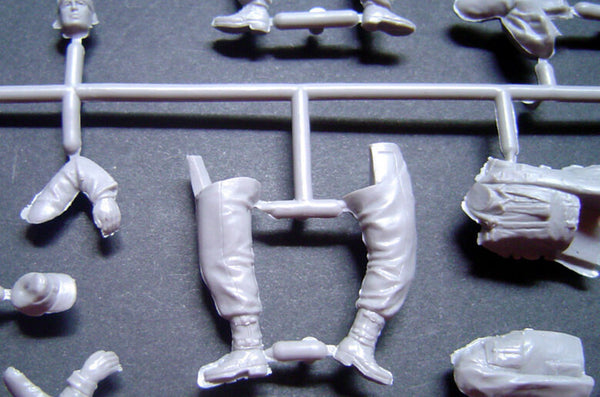 1/35 scale model MasterBox German Captives, 1944