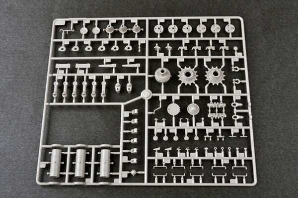 1/35 scale model Trumpeter Soviet JS-2 Heavy Tank