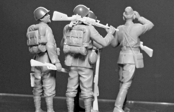 1/35 scale model MasterBox Italian Military Men WWII Era