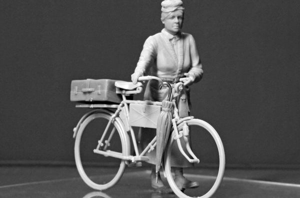 1/35 scale model MasterBox Frau Müller, Woman & Women's Bicycle, Europe WWII Era