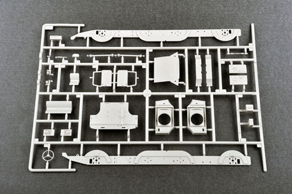 1/35 scale Trumpeter Russian 9P113 TEL with 9M21 Rocket of 9K52 Luna-M Short-range artillery