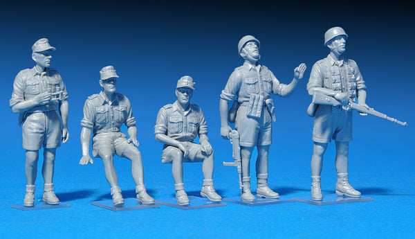 1/35 scale model Miniart German Paratroopers and Tankers Italy 1943 35163