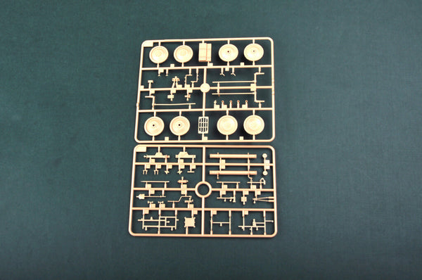 1/35 scale model Hobby Boss Bergepanther Panzer V tank