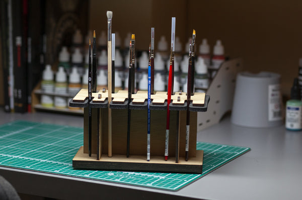 Oak Veneered Brush stand for 12 brushes