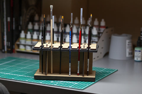 Oak Veneered Brush stand for 12 brushes