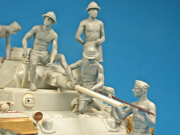 1/35 scale Miniart German Tank Crew Afrika Korps