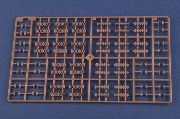 1/35 scale HobbyBoss German Sd Kfz 182 King Tiger Porsche Turret Zimmerit 84530