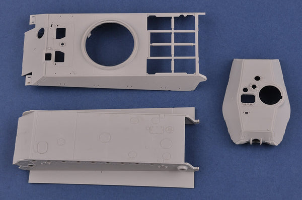 1/35 scale HobbyBoss German Sd Kfz 182 King Tiger Porsche Turret Zimmerit 84530