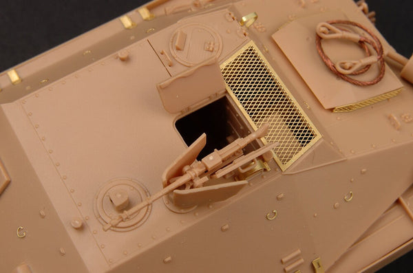 1/35 scale Trumpeter German Jagdpanzer 38(t) Hetzer STARR