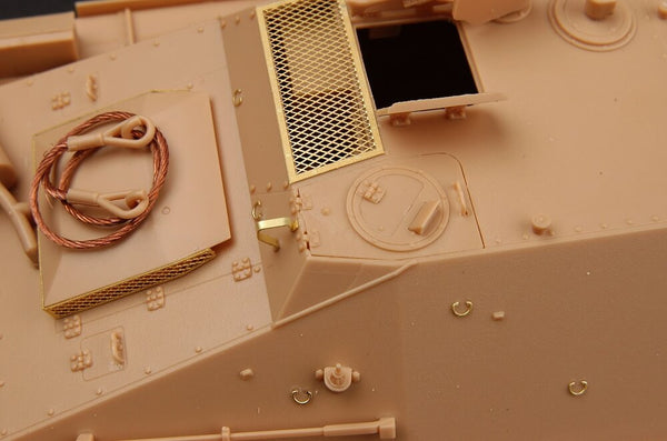 1/35 scale Trumpeter German Jagdpanzer 38(t) Hetzer STARR