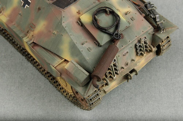 1/35 scale Trumpeter German Jagdpanzer 38(t) Hetzer STARR