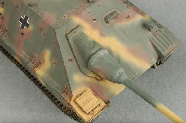 1/35 scale Trumpeter German Jagdpanzer 38(t) Hetzer STARR