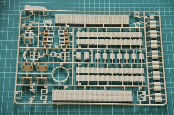 1/35 scale model Meng US Main Battle Tank M1A2 SEP Abrams TUSK I TUSK II