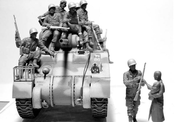 MasterBox 1/35 101st light company US Paratroopers British Tankman France 1944 Plastic Figure Model Kit 35164