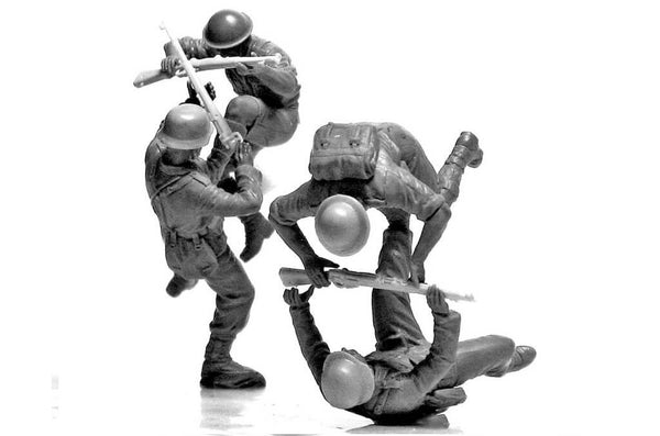 1/35 scale Master Box British and German Infantry North Africa Kit 1