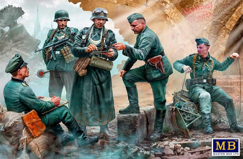 1:35th Scale model of German Military Men, WWII era