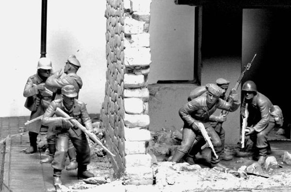 1/35 scale Master Box German Mountain Troops and Soviet Marines