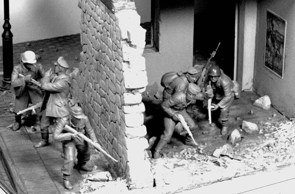 1/35 scale Master Box German Mountain Troops and Soviet Marines