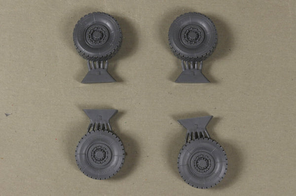 Meng Model 1:35 - Husky Sagged Wheel Set (Resin) MNGSPS-064