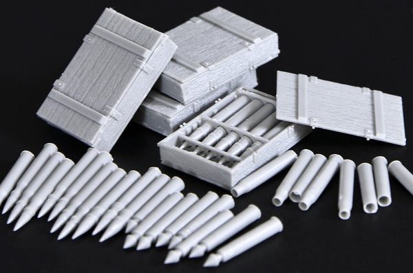 1/35 scale model Miniart German Artillery Crew (Special Edition)