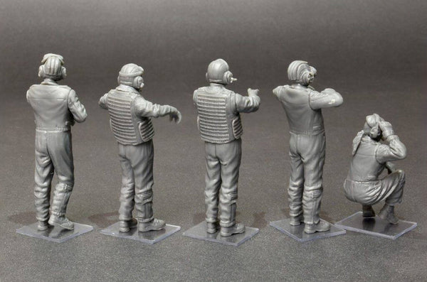 1/35 scale Miniart Bundeswehr Tank Crew