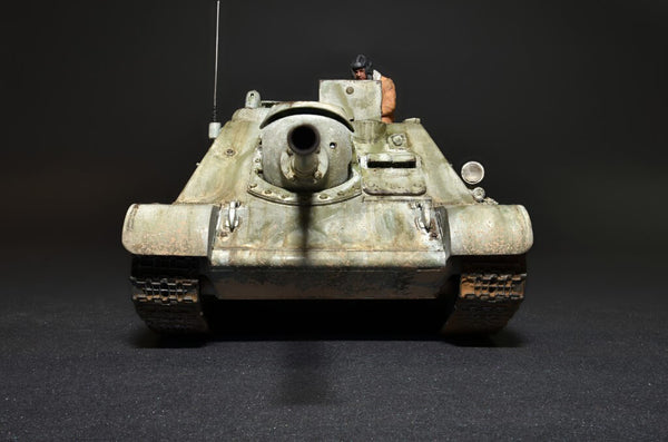 1/35 scale Miniart SU-85 Mod. 1943 Early With Crew