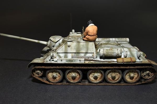 1/35 scale Miniart SU-85 Mod. 1943 Early With Crew