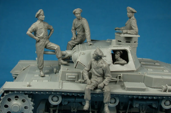 Miniart 1/35 scale German Tank Crew, France 1940