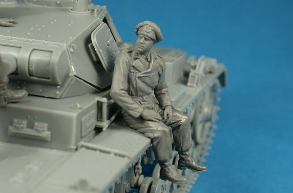 Miniart 1/35 scale German Tank Crew, France 1940