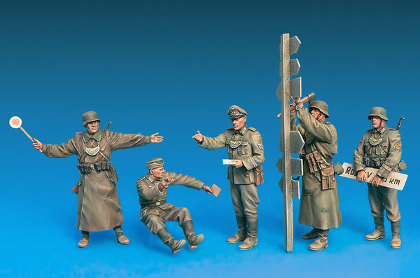Miniart 1:35 - German Feldgendarmerie Special Edition - Plastic Figure Model Kit #35315