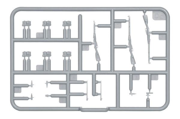 1/35 scale model Miniart Soviet Assault Infantry (Winter Cloaks)