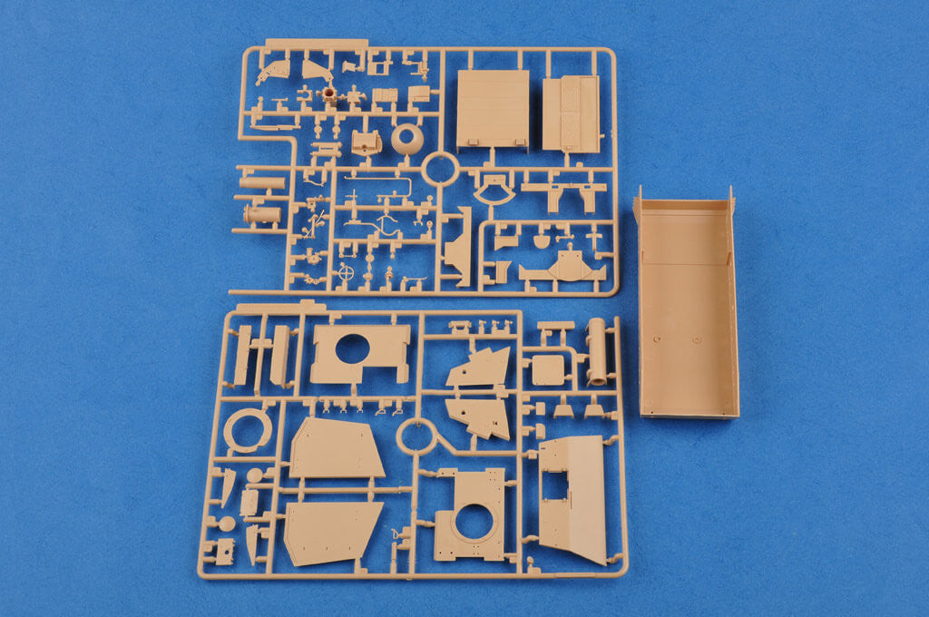 HobbyBoss 1:35 German Sturmpanzer IV early Sd. Kfz.166 "Brummbar ...