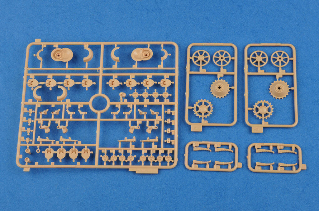 HobbyBoss 1:35 German Sturmpanzer IV early Sd. Kfz.166 "Brummbar ...