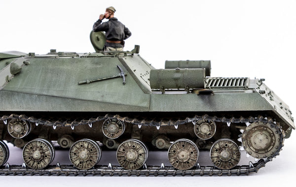 1/35 scale model Trumpeter Soviet Project / Object 704 SPH Howitzer Plastic kit 05575