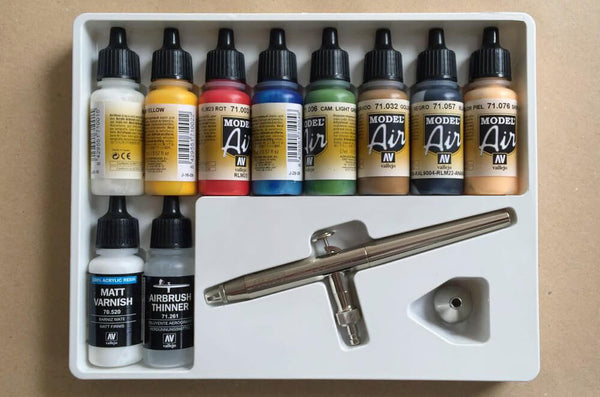 Vallejo Model Air Set Ultra Airbrush + 10 Basic Colours 71167