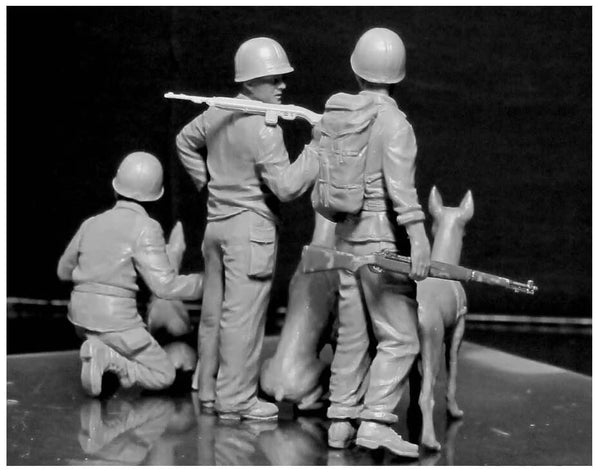 1/35 scale model MasterBox Dogs in service in the US Marine Corps WWII 35155