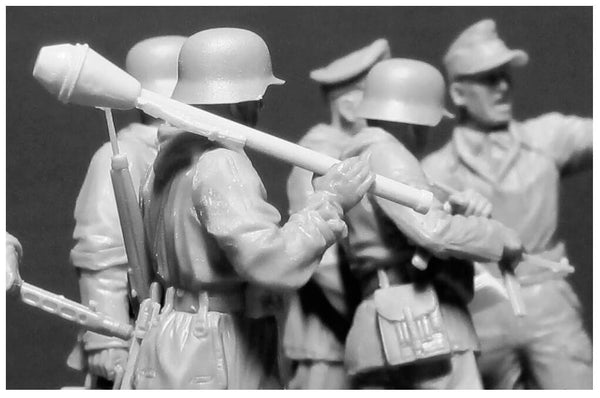 1/35 scale model MasterBox German Soldiers 1945 Let's stop them here 35162