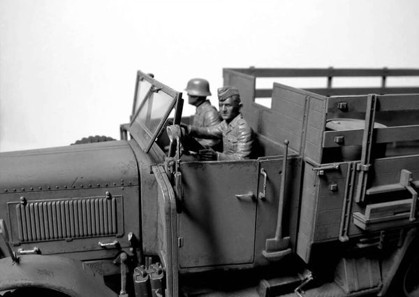 1/35 scale model MasterBox German Infantry Off to the front Vehicle Riders WWII 35137