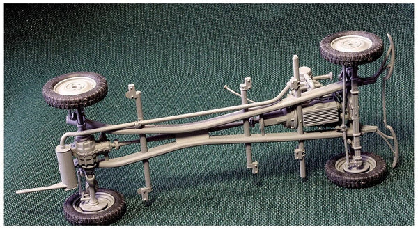 1/35 scale model MasterBox German Military Car Mercedes-Benz Type 170V Tourenwagen 4 doors WWII 35100